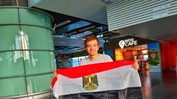 الطالب مصطفى اسماعيل