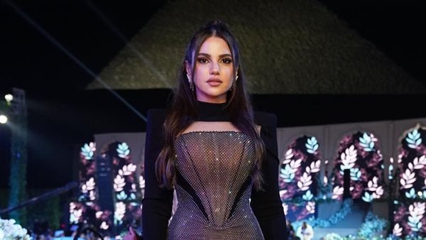 الفنانة درة