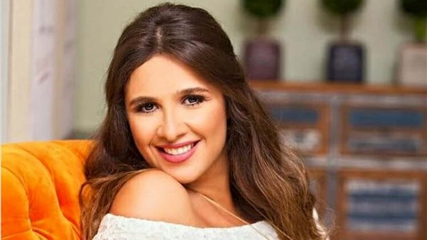 ياسمين عبد العزيز