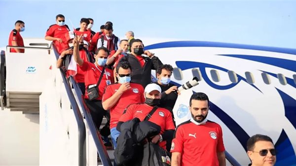 طائرة المشجعين المصريين