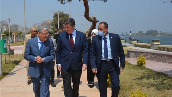 محافظ المنيا يستقبل