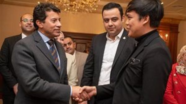 وزير الشباب والرياضة