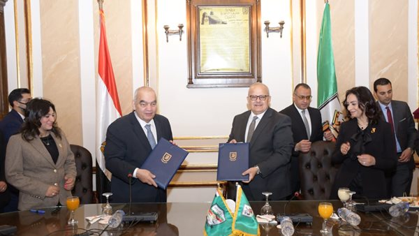 جانب من مراسم التوقيع