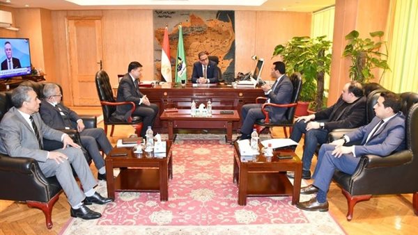 محافظ الفيوم خلال