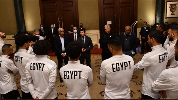 اشرف صبحي مع لاعبي