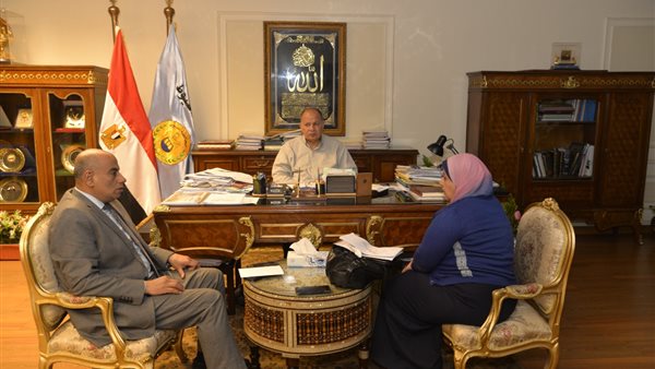 محافظ أسيوط خلال