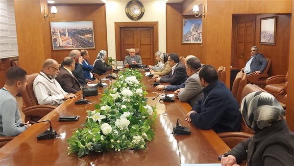 محافظ بورسعيد خلال