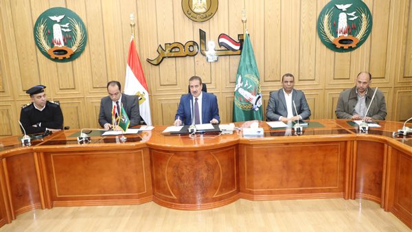 محافظ المنوفية خلال