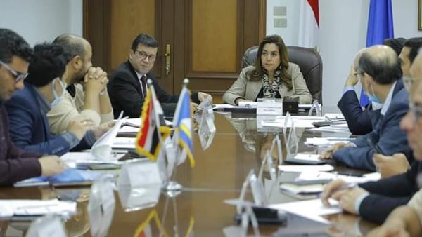 الدكتورة منال عوض