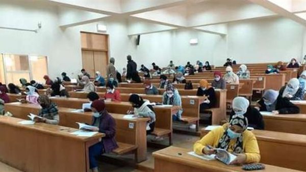 طلاب الجامعات