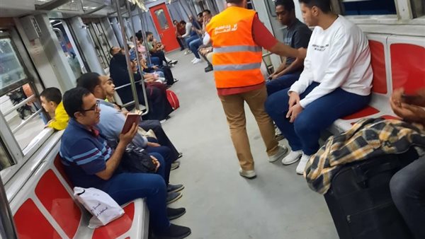 صورة من توزيع الوجبات