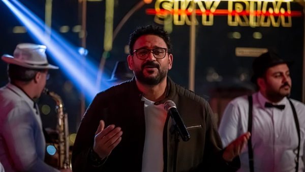 الفنان أكرم حسني