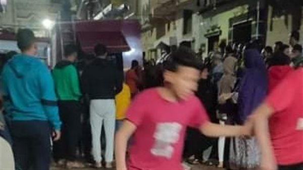 تجمع الاهالى امام