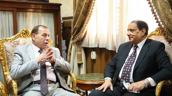 الأستاذ مجدي سخى،