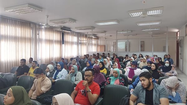 طلاب جامعة حلوان