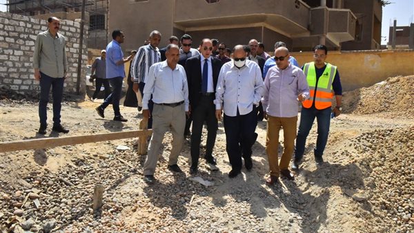 محافظ أسيوط خلال