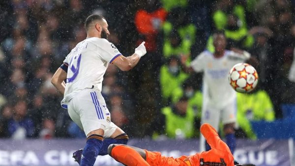 كريم بنزيما أمام