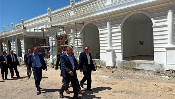 محافظ الشرقية خلال