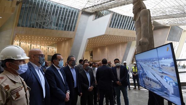 رئيس الوزراء خلال