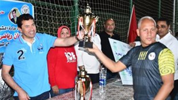 وزير الشباب والرياضة