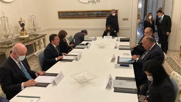 صورة من جلسة مشاورات