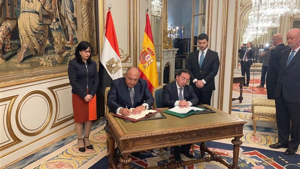 صورة من توقيع الاتفاقية