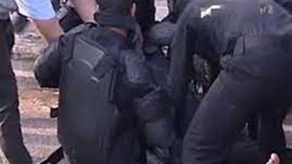 إصابة أمين شرطة فى