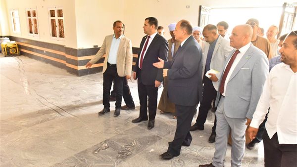 محافظ أسيوط خلال