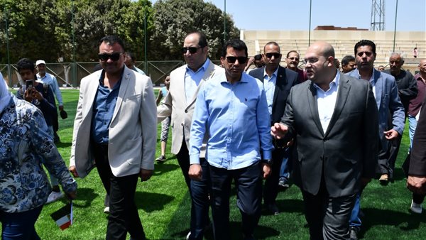 وزير الرياضة يتفقد