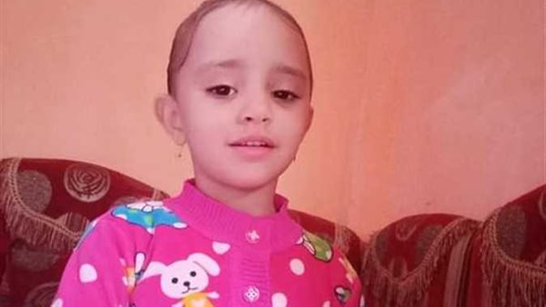  الطفلة سجدة 