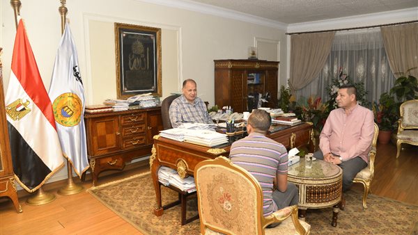 محافظ أسيوط خلال