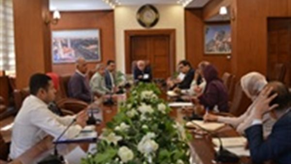 اجتماع محافظ بورسعيد