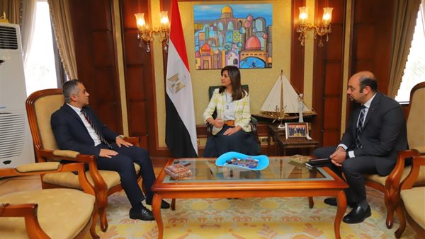 وزيرة الهجرة