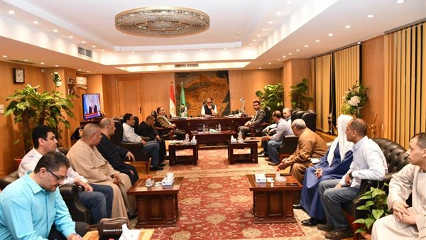 اجتماع محافظ الفيوم