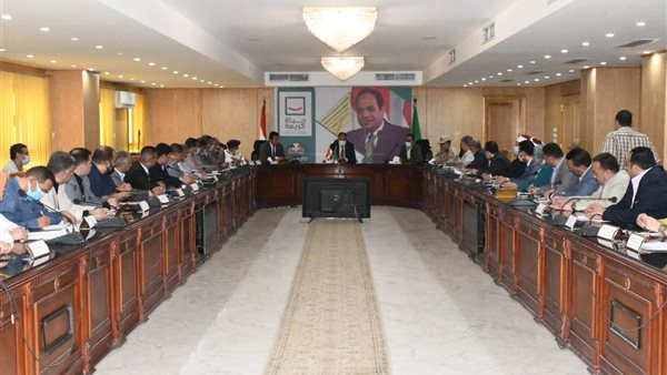 محافظ الفيوم يتابع