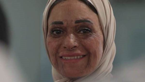 فتاة إعلان مستشفى