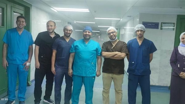 الطاقم الطبي الذي