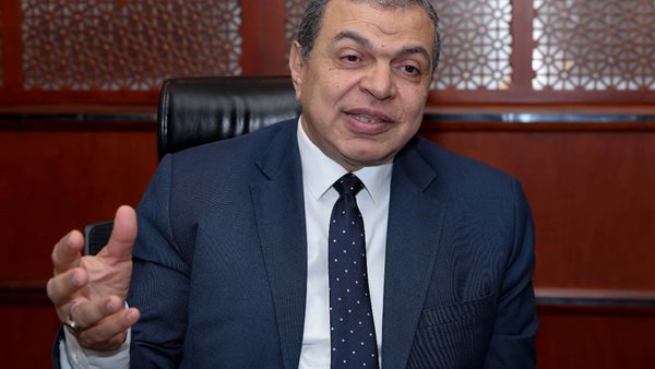 وزير القوي العاملة