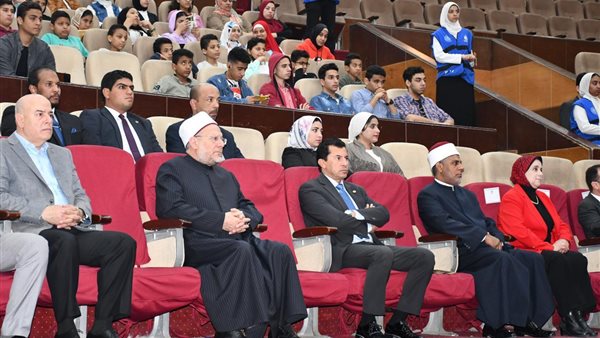 وزير الرياضة وشوقي