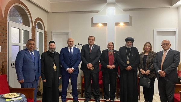 السفيرة منال عبد