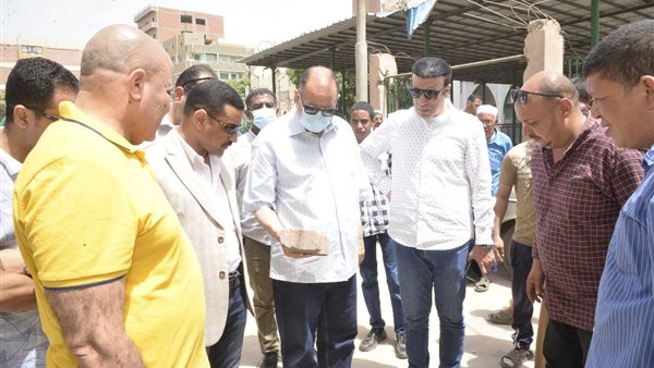 محافظ أسيوط خلال