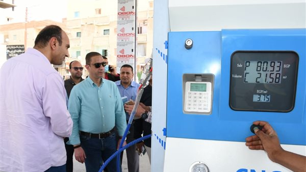 محافظ الفيوم خلال