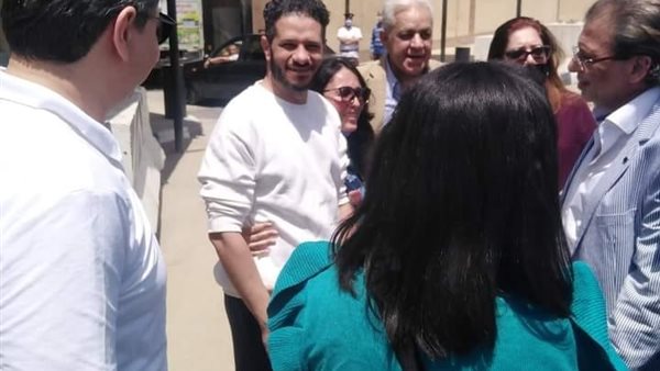 الناشط السياسي حسام