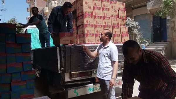 ضبط 2 طن مواد غذائية