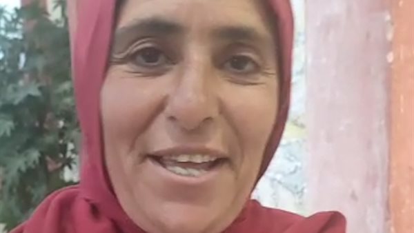 عبلة بائعة التوت