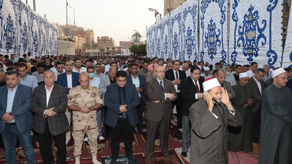 محافظ بني سويف يؤدى