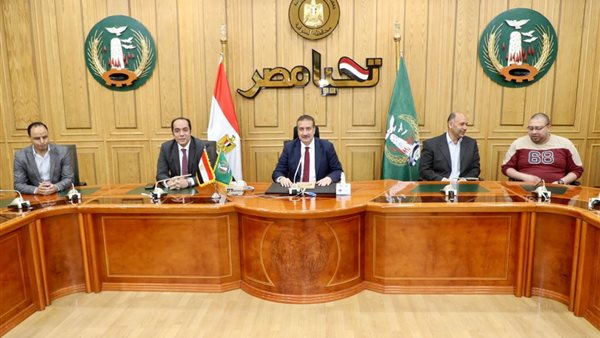 محافظ المنوفية خلال