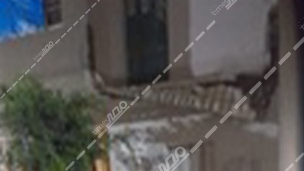 الشرفة المنهارة 