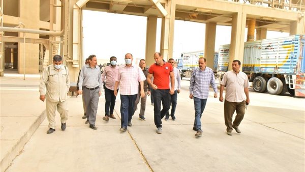 محافظ أسيوط خلال