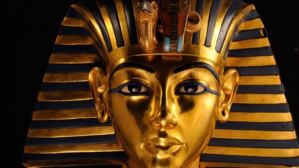 قناع توت عنخ آمون